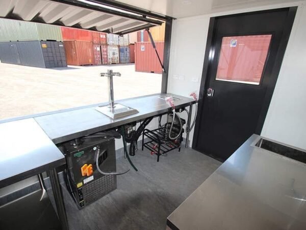 Conteneur 10 pieds aménagé cuisine professionnelle equipé– Food truck container 100% mobile